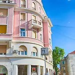 Starlight Luxury Affittacamere 4*