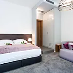 Starlight Luxury 4*