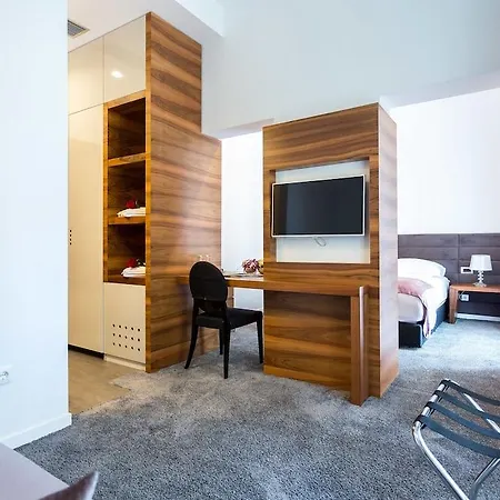 Starlight Luxury 4* Split