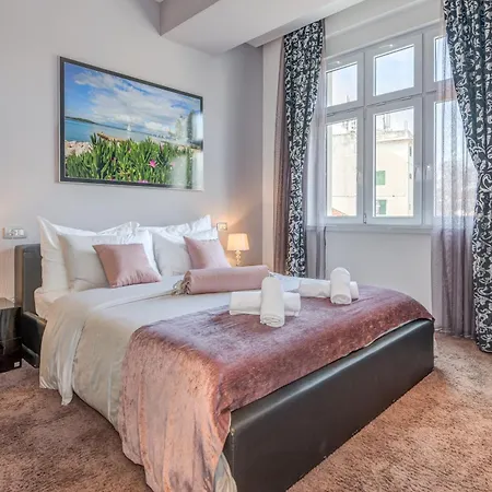 스타라이트 럭셔리 룸스 스플리트