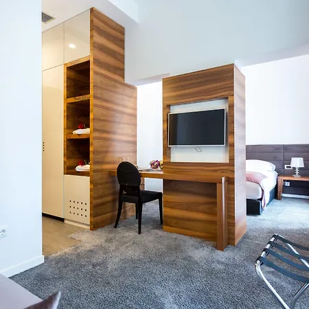 스타라이트 럭셔리 룸스 스플리트