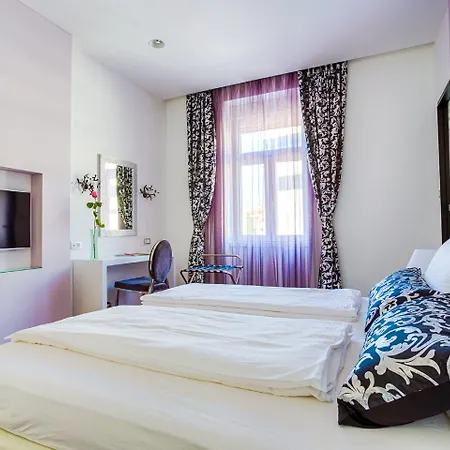 Starlight Luxury 4* Split