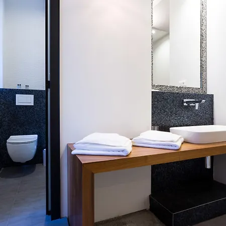 Starlight Luxury سبليت