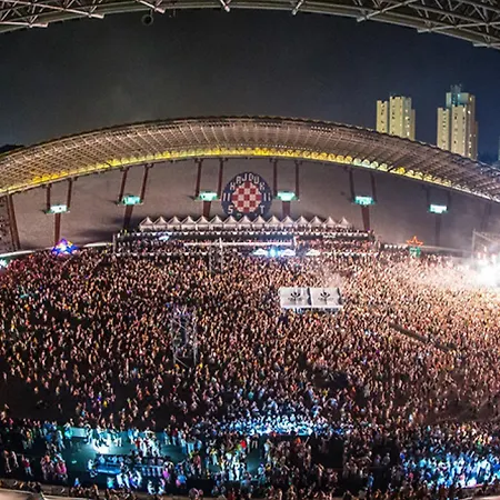 스타라이트 럭셔리 룸스 게스트하우스 4*