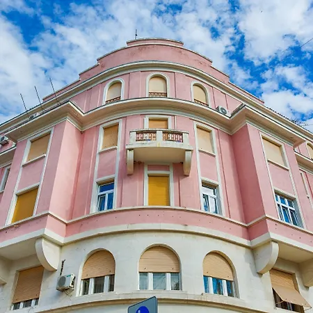 스타라이트 럭셔리 룸스 스플리트