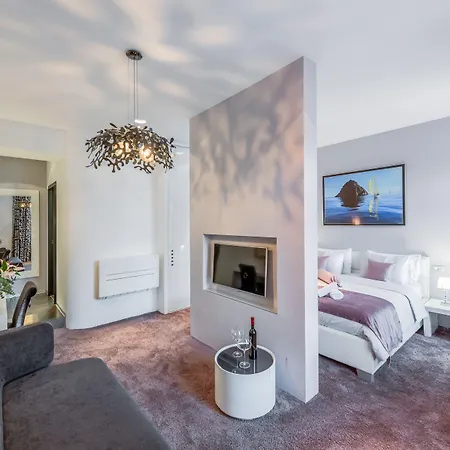 스타라이트 럭셔리 룸스 4* 스플리트