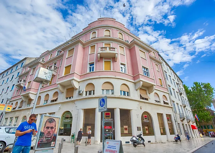 Starlight Luxury Affittacamere 4*