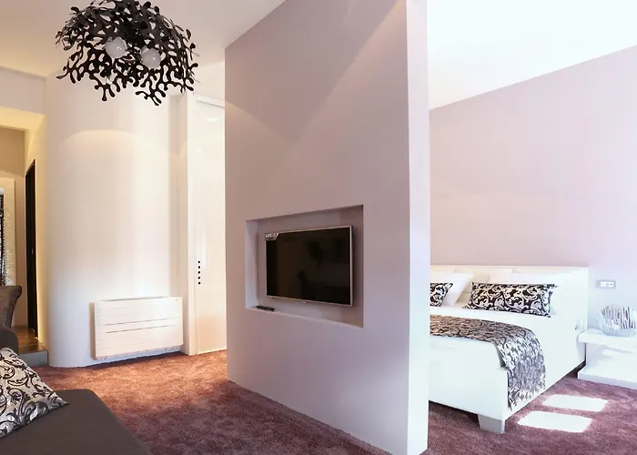 Affittacamere Starlight Luxury 4*