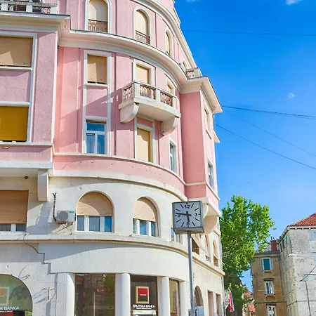 Starlight Luxury Pensjonat 4*