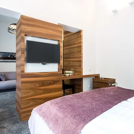 Starlight Luxury Konukevi 4*